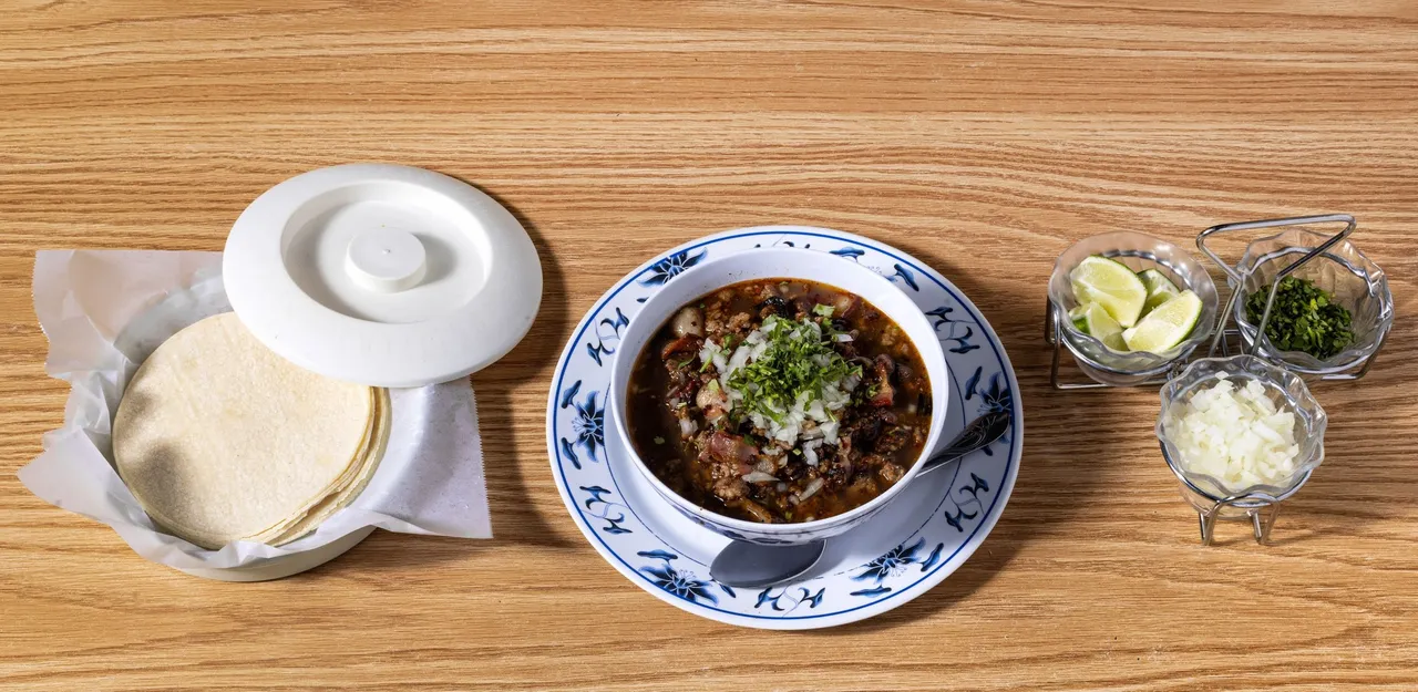 Carne en Su Jugo — beef stew in its own broth